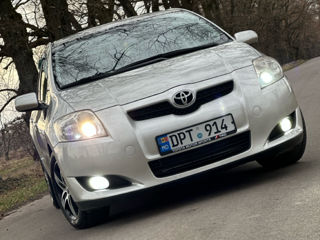 Toyota Auris foto 1