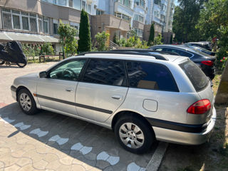 Toyota Avensis foto 6