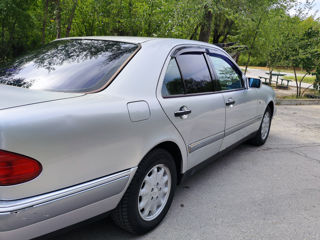 Mercedes E-Class foto 5