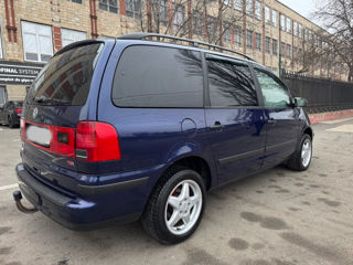 Volkswagen Sharan foto 4