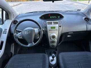 Toyota Yaris foto 9