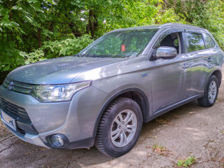 Mitsubishi Outlander foto 2