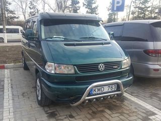 Volkswagen Caravelle foto 1