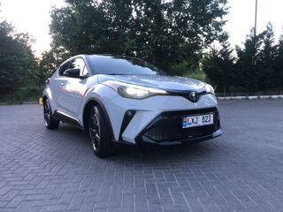 Toyota C-HR foto 2