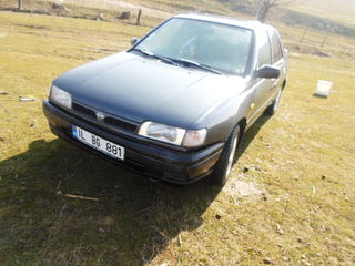 Nissan Sunny foto 2