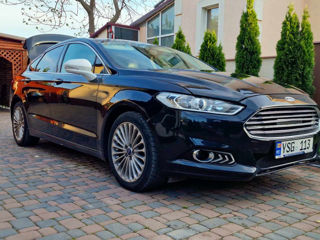 Ford Fusion foto 2