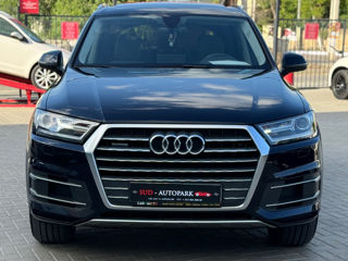 Audi Q7 фото 7