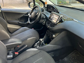 Peugeot 208 foto 5