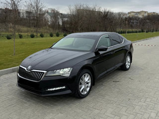 Skoda Superb foto 2