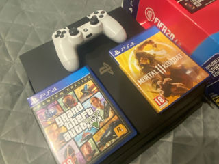 PS 4 PRO 1 TB-4000lei foto 2