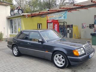 Mercedes Series (W124) foto 2