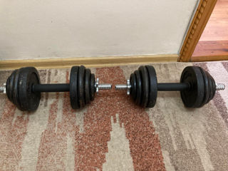 Gantele 2x14 kg din metal/ciugun   750 lei fiecare- Perechea 1400lei. O gantelă de 13 kg cu 10 blinu foto 2