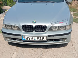 BMW 5 Series foto 2