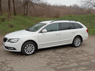 Skoda Superb foto 2