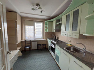 Apartament cu 3 camere, 60 m², Botanica, Chișinău foto 3