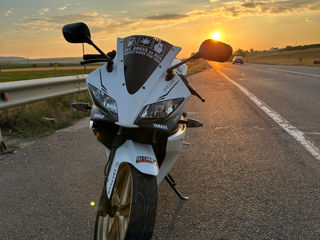 Yamaha YZF R125 foto 3