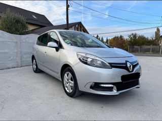 Renault Grand Scenic foto 2