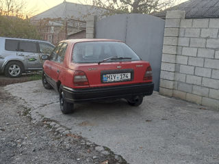 Nissan Sunny foto 4