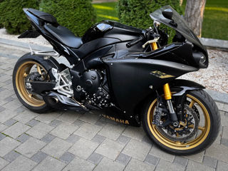 Yamaha R1 Big Bang foto 4