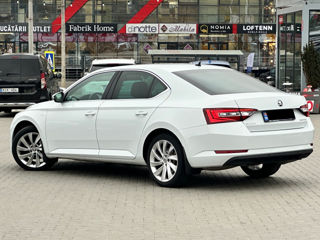 Skoda Superb foto 5