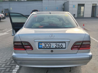 Mercedes E-Class foto 3