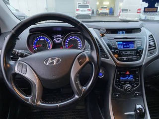 Hyundai Elantra foto 10