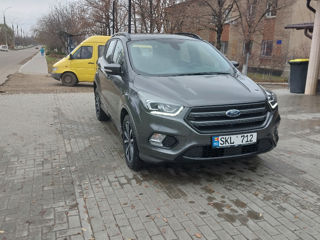 Ford Kuga foto 2