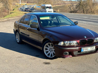 BMW 5 Series foto 4