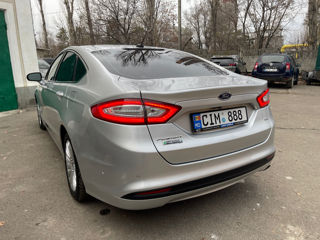 Ford Fusion foto 2