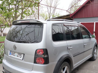 Volkswagen Touran foto 4