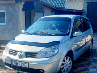 Renault Grand Scenic foto 2