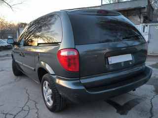 Dodge Caravan foto 3