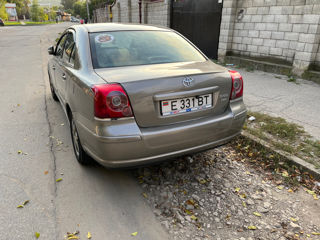 Toyota Avensis foto 3