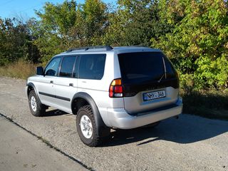 Mitsubishi Montero Sport foto 3