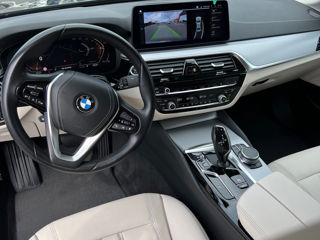 BMW 5 Series foto 8