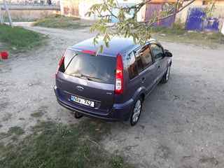 Ford Fusion foto 4