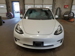 Tesla Model 3 foto 2