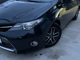 Toyota Auris фото 2