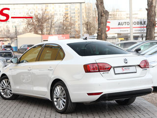 Volkswagen Jetta foto 4