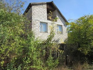 Lângă castelul Stati. Casă capitală, fântână, lot 12 ari. Suburbia apropiată a Chișinăului foto 2