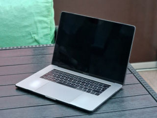 MacBook Pro 15-inch, 2017 (i7, 16RAM)