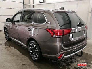 Mitsubishi Outlander foto 2