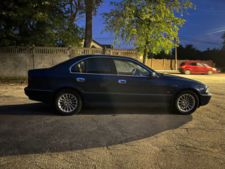 BMW 5 Series foto 4