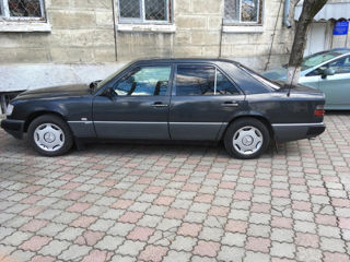 Mercedes Series (W124) foto 2