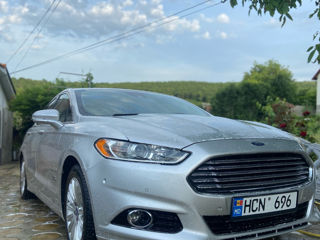 Ford Fusion foto 2