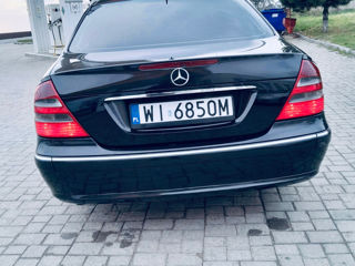 Mercedes E-Class foto 1