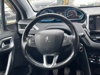 Peugeot 2008 foto 8