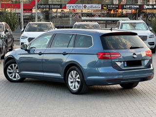 Volkswagen Passat foto 3