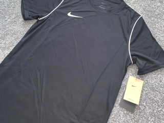 Tricou Nike  foto 2