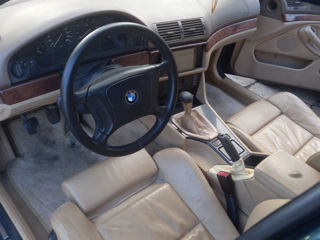 BMW 5 Series foto 6